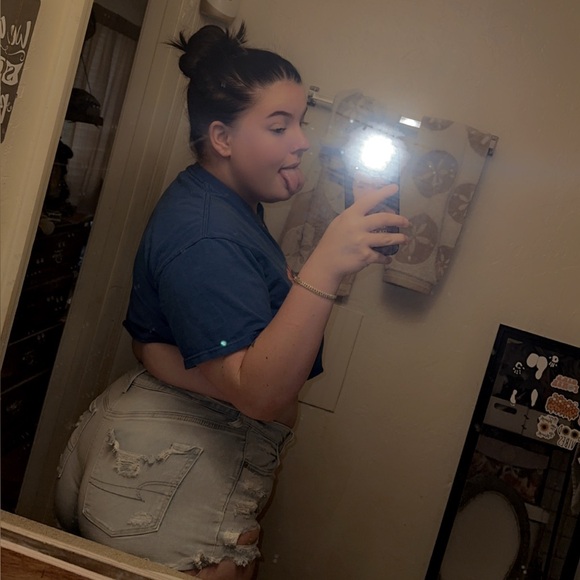 Meet your Posher, Scotti - Picture 3 of 5